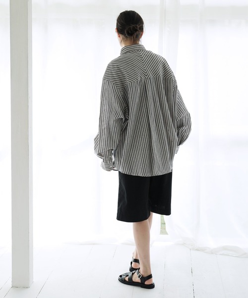 Air Tokyo(エアートウキョー)の「綿麻 ストライプ レギュラーカラー オーバーシャツ(シャツ/ブラウス・メンズ・ホワイト×ブラック/ホワイト×ブルー・MEDIUM/LARGE)」の19枚目の写真