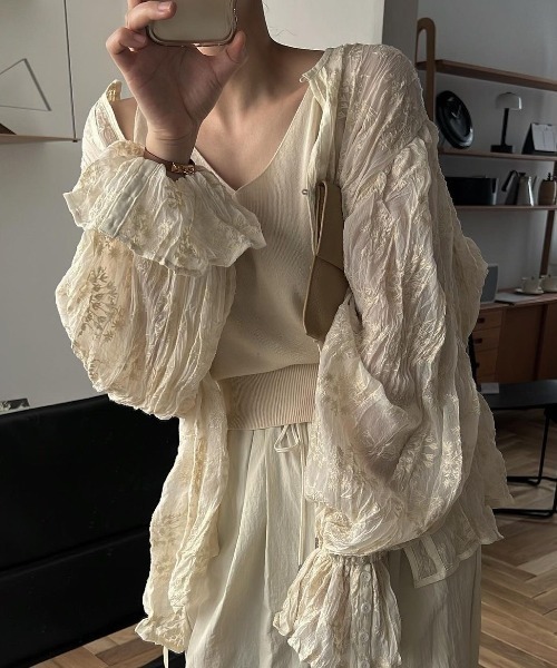 WILLFULLY（ウィルフリー）の「wrinkle embroidery sleeve BL（シャツ