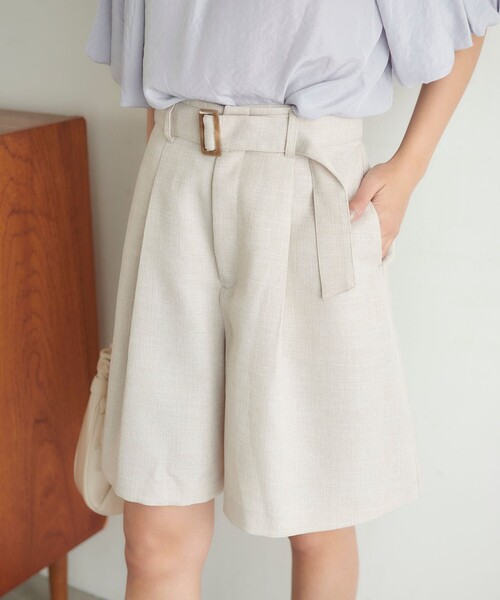 Feroux(フェルゥ)の「【洗える】ベルテッドショート パンツ(その他パンツ・レディース・ブラック系/ベージュ系・2/1)」の2枚目の写真