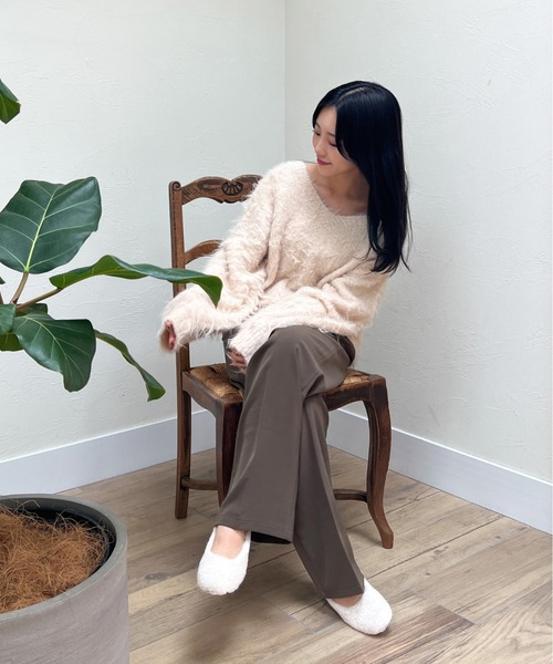 Olu.(オルドット)の「シャギーショートVネックニット(ニット/セーター・レディース・ブルー/ピンク/アイボリー・FREE)」の21枚目の写真