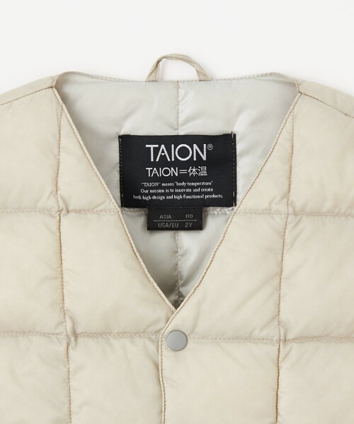 TAION（タイオン）の「＜TAION＞Vネック ボタン ベスト 110cm-140cm（ダウンベスト・キッズ・イエロー/ブラック/ダークグレー/ライトグレー・120cm/110cm/140cm/130cm）」の13枚目の写真
