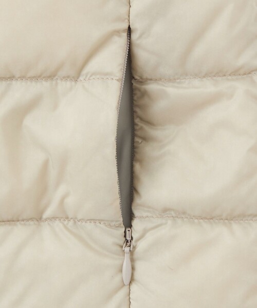 TAION（タイオン）の「＜TAION＞Vネック ボタン ベスト 110cm-140cm（ダウンベスト・キッズ・イエロー/ブラック/ダークグレー/ライトグレー・120cm/110cm/140cm/130cm）」の8枚目の写真