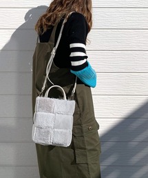 Q | イントレチャートミニバッグ(ショルダーバッグ)