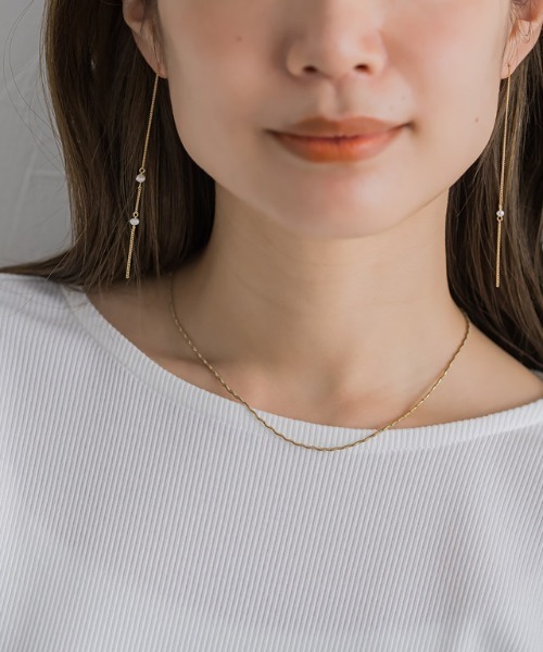 Pierrot(ピエロ)の「【silver925】アシンメトリーパールアメリカンピアス(ピアス(両耳用)・レディース・ゴールド・FREE)」の4枚目の写真
