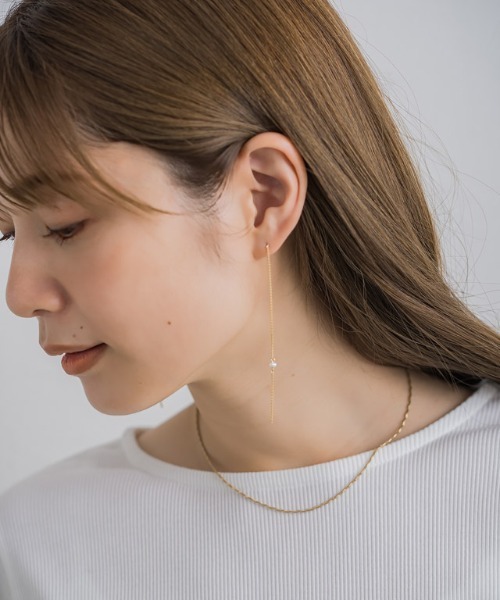 Pierrot(ピエロ)の「【silver925】アシンメトリーパールアメリカンピアス(ピアス(両耳用)・レディース・ゴールド・FREE)」の3枚目の写真