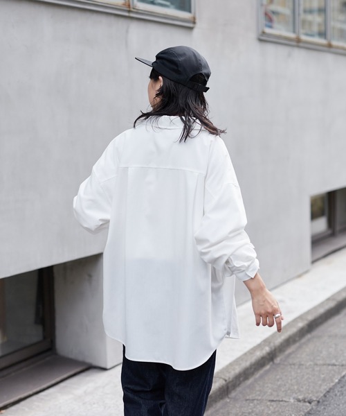 COLONY 2139(コロニートゥーワンスリーナイン)の「コットンライクポリレギュラーカラービッグシャツ(シャツ/ブラウス・レディース・オフホワイト/サックスブルー・FREE)」の3枚目の写真