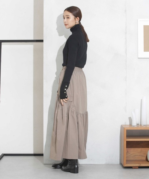 NANO universe（ナノユニバース）の「ウエストドロストナイロンギャザーボリュームスカート（スカート・レディース・モカ/アイボリー/ブラック・FREE）」の12枚目の写真