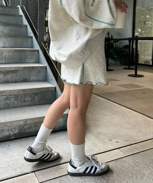 HELLO.SANFRANCISCO(ハローサンフランシスコ)の「【HELLO.SANFRANCISCO/ハローサンフランシスコ】コラボASS配色ステッチメロウショーツ(スウェットパンツ・レディース・グレー/ライトグレー・ONE SIZE)」の4枚目の写真