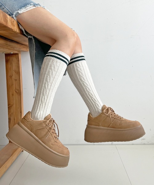 Shoes in Closet(シューズインクローゼット)の「《厚底好き必見》+6.5㎝ 厚底 プラットフォーム プレート付 コートタイプ スニーカー 2428(スニーカー・レディース・ブラック/ホワイト/ブラック×ホワイト/ベージュ/ホワイト×シルバー・LL/L/S/M/XS)」の20枚目の写真