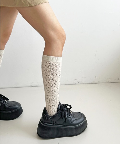 Shoes in Closet(シューズインクローゼット)の「《厚底好き必見》+6.5㎝ 厚底 プラットフォーム プレート付 コートタイプ スニーカー 2428(スニーカー・レディース・ブラック/ホワイト/ブラック×ホワイト/ベージュ/ホワイト×シルバー・LL/L/S/M/XS)」の17枚目の写真