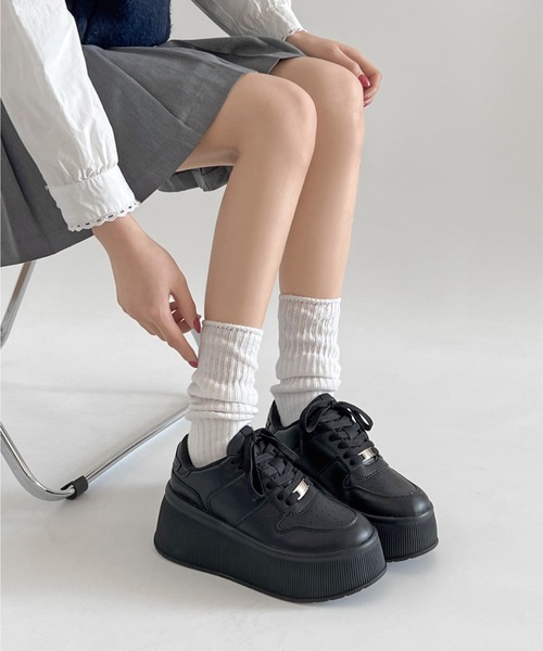 Shoes in Closet(シューズインクローゼット)の「《厚底好き必見》+6.5㎝ 厚底 プラットフォーム プレート付 コートタイプ スニーカー 2428(スニーカー・レディース・ブラック/ホワイト/ブラック×ホワイト/ベージュ/ホワイト×シルバー・LL/L/S/M/XS)」の18枚目の写真