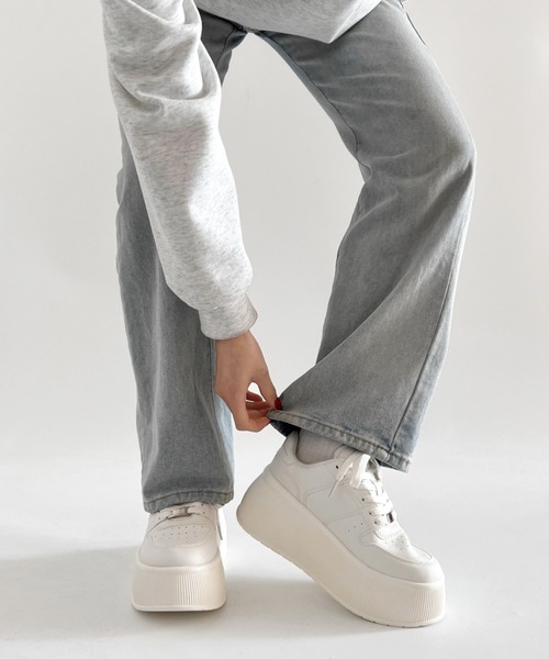 Shoes in Closet（シューズインクローゼット）の「《厚底好き必見》+6.5㎝ 厚底 プラットフォーム プレート付 コートタイプ スニーカー 2428（スニーカー・レディース・ブラック/ホワイト/ブラック×ホワイト/ベージュ/ホワイト×シルバー・LL/L/S/M/XS）」の22枚目の写真