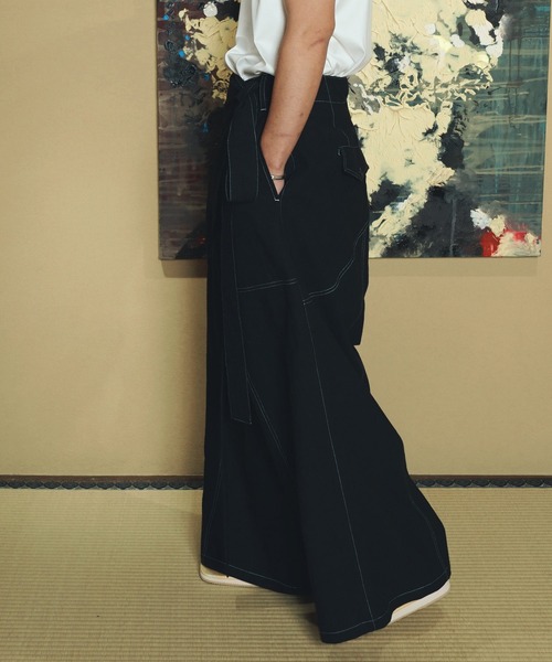 Aphlotus(アプロタス)の「ステッチ配色 ハカマデザイン フレアパンツ(その他パンツ・メンズ・ブラック/アイボリー・MEDIUM/LARGE)」の13枚目の写真