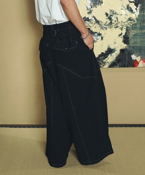 Aphlotus(アプロタス)の「ステッチ配色 ハカマデザイン フレアパンツ(その他パンツ・メンズ・ブラック/アイボリー・MEDIUM/LARGE)」の14枚目の写真