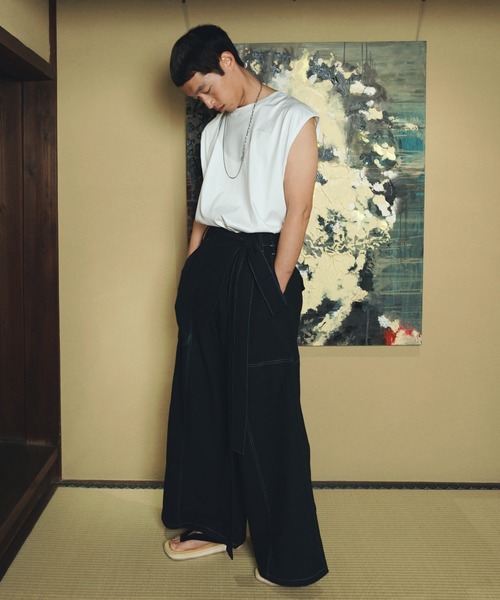 Aphlotus(アプロタス)の「ステッチ配色 ハカマデザイン フレアパンツ(その他パンツ・メンズ・ブラック/アイボリー・MEDIUM/LARGE)」の16枚目の写真
