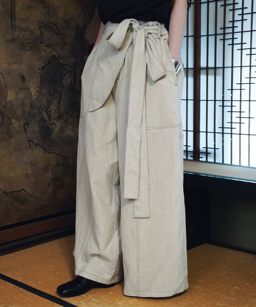 Aphlotus(アプロタス)の「ステッチ配色 ハカマデザイン フレアパンツ(その他パンツ・メンズ・ブラック/アイボリー・MEDIUM/LARGE)」の22枚目の写真