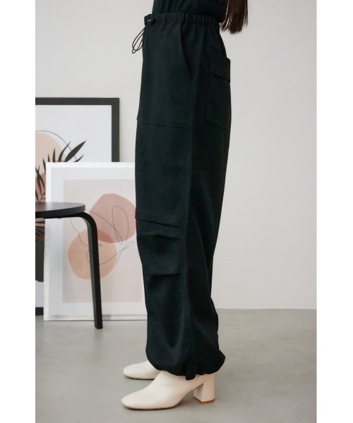 AZUL by moussy（アズールバイマウジー）の「イージーカーゴパンツ（カーゴパンツ・レディース・ブラック/グレー・SMALL/MEDIUM）」の13枚目の写真