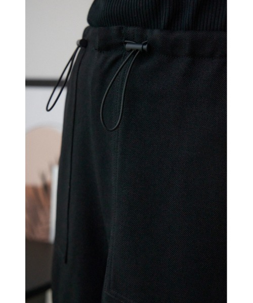 AZUL by moussy（アズールバイマウジー）の「イージーカーゴパンツ（カーゴパンツ・レディース・ブラック/グレー・SMALL/MEDIUM）」の17枚目の写真