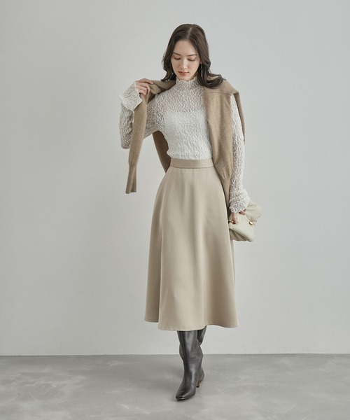 ROPE'（ロペ）の「袖ギャザーレースカットソー（ニット/セーター・レディース・オフホワイト/ブラック・FREE）」の4枚目の写真