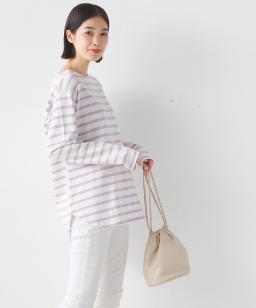 OMNES（オムネス）の「10番単ボーダー裾ラウンド長袖Tシャツ（Tシャツ/カットソー・レディース・ベージュ系その他/ホワイト系その他3/ホワイト系その他/ホワイト×ブルー/ホワイト×ブラック/ホワイト系その他2/ピンク系その他・FREE）」の16枚目の写真