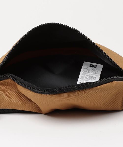 DC（ディーシー）の「DC SHOES 24 HALFDAY / ディーシー シューズ ハーフデイ（ボディバッグ/ウエストポーチ・メンズ・ブラック系その他2・FREE）」の4枚目の写真