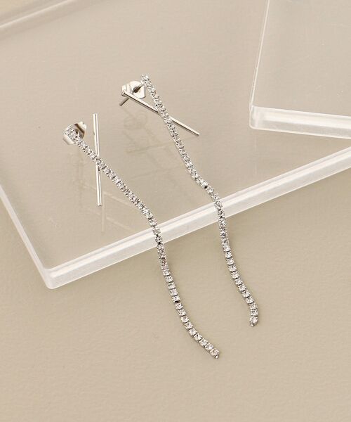 MAJESTIC LEGON（マジェスティックレゴン）の「繊細ビジューピアス（ピアス（両耳用）・レディース・B/シルバー/A・FREE）」の2枚目の写真