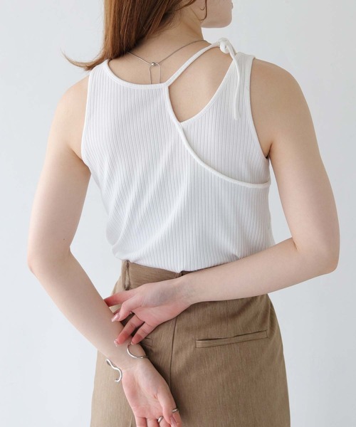 CLEIO(クレイオ)の「【CLEIO】前後2WAYアシンメトリータンクトップ(Tシャツ/カットソー・レディース・ホワイト/ブラック/ライトオリーブ・FREE)」の1枚目の写真