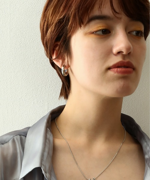 ORLEAN(オルレアン)の「【ORLEAN】マットボリュームフープピアス 20mm(ピアス(両耳用)・レディース・シルバー/ゴールド・フリー)」の7枚目の写真
