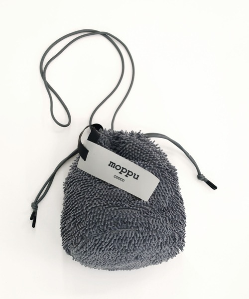COOCO（クーコ）の「【ｍｏｐｐｕ】　ふわふわ素材の巾着ショルダーバッグ（ショルダーバッグ・レディース・イエロー/ピンク/オフホワイト/ブルー/グレー・9）」の3枚目の写真