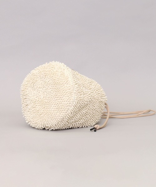 COOCO（クーコ）の「【ｍｏｐｐｕ】　ふわふわ素材の巾着ショルダーバッグ（ショルダーバッグ・レディース・イエロー/ピンク/オフホワイト/ブルー/グレー・9）」の8枚目の写真