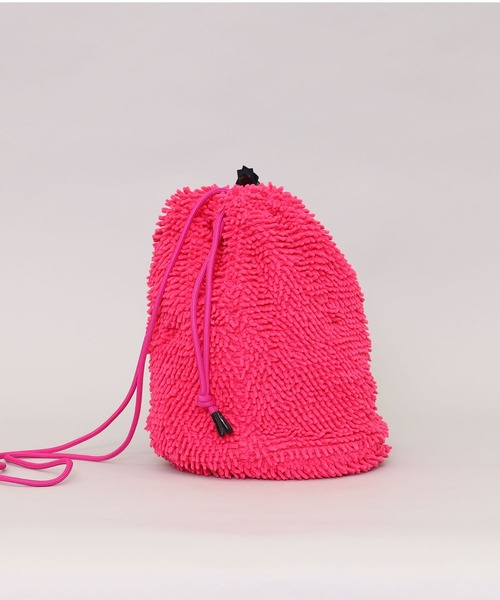 COOCO（クーコ）の「【ｍｏｐｐｕ】　ふわふわ素材の巾着ショルダーバッグ（ショルダーバッグ・レディース・イエロー/ピンク/オフホワイト/ブルー/グレー・9）」の19枚目の写真