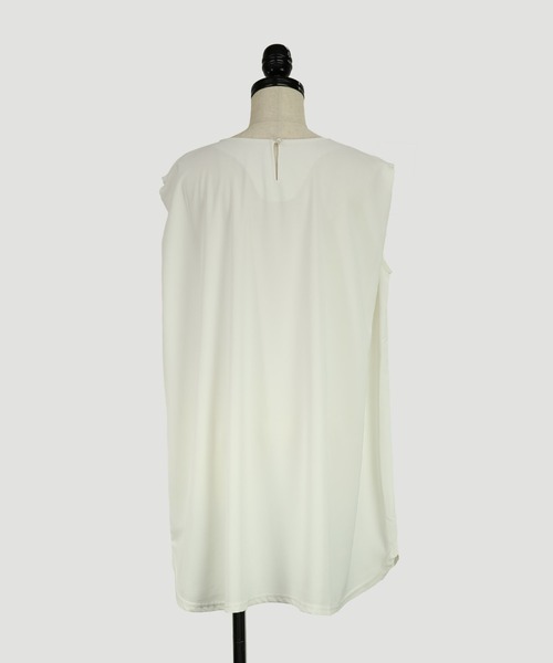 and it_（アンドイット）の「防汚加工ノースリーブチュニック（シャツ/ブラウス・レディース・オフホワイト・M-L）」の4枚目の写真