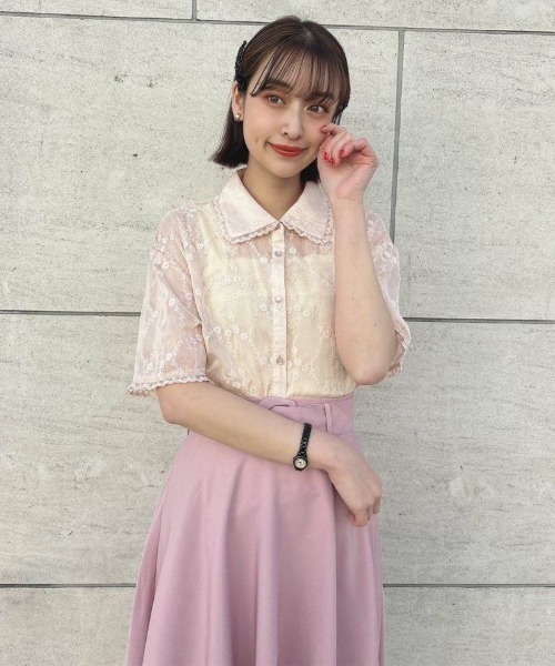 F i.n.t(フィント)の「総レースクロップドシアーシャツ/fint(シャツ/ブラウス・レディース・オフホワイト/ライトピンク・FREE)」の2枚目の写真