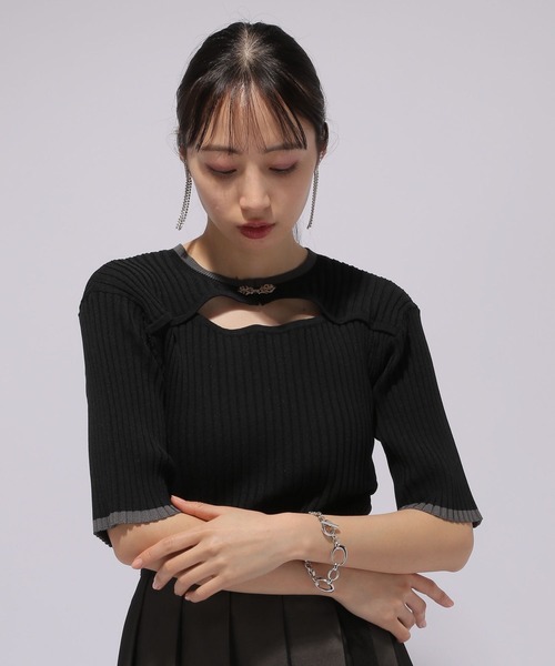 HARE(ハレ)の「フロントアキメタルニット(HARE)(ニット/セーター・レディース・ブラック/レッド・FREE)」の4枚目の写真