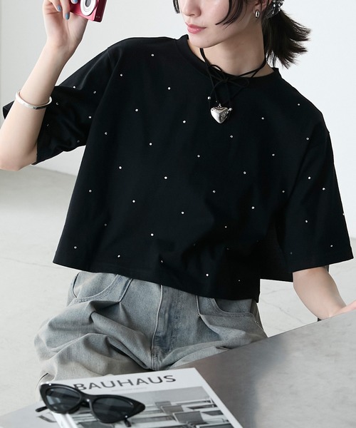 forksy.(フォルクシー)の「【forksy.】ビジュークロップドTシャツ(Tシャツ/カットソー・レディース・ブラック/ホワイト/ライトブルー・FREE)」の2枚目の写真