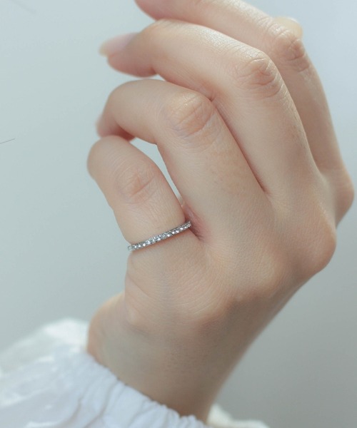 ebine（エビネ）の「金属アレルギー/half eternity pinky ring/サージカルステンレス（リング・レディース・シルバー/ゴールド/ピンクゴールド・1号/3号/5号）」の2枚目の写真