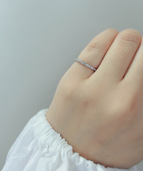 ebine（エビネ）の「金属アレルギー/half eternity pinky ring/サージカルステンレス（リング・レディース・シルバー/ゴールド/ピンクゴールド・1号/3号/5号）」の8枚目の写真