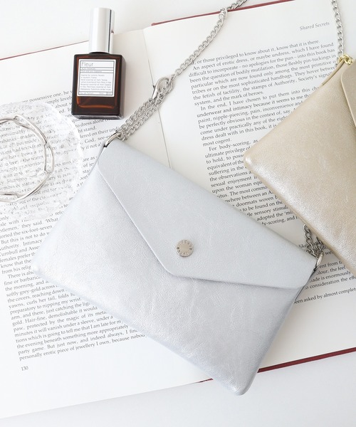 Legato Largo（レガートラルゴ）の「Legato Largo　アクセバッグポーチショルダー（ショルダーバッグ・レディース・ゴールド/ブラック/シルバー・FREE）」の3枚目の写真