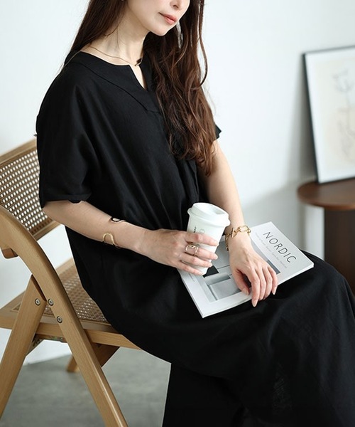 GOLDJAPAN（ゴールドジャパン）の「キーネックセンタータックドルマンワンピース【大きいサイズ対応】（ワンピース・レディース・ブラック/ベージュ/グリーン・4L～5L/LL～3L）」の2枚目の写真