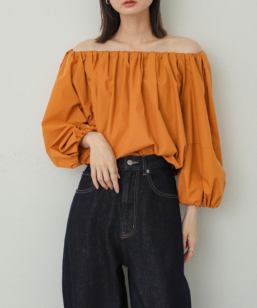 SENSE OF PLACE by URBAN RESEARCH（センスオブプレイスバイアーバンリサーチ）の「バルーンオフショルブラウス（シャツ/ブラウス・レディース・オフホワイト/キャメル/ブラック・ONE）」の3枚目の写真