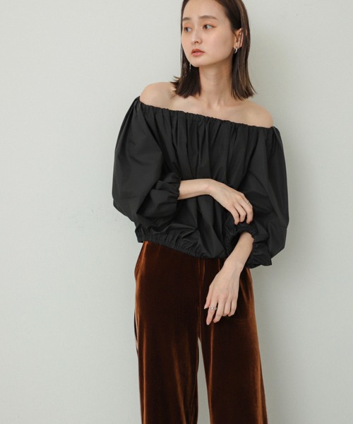 SENSE OF PLACE by URBAN RESEARCH（センスオブプレイスバイアーバンリサーチ）の「バルーンオフショルブラウス（シャツ/ブラウス・レディース・オフホワイト/キャメル/ブラック・ONE）」の7枚目の写真