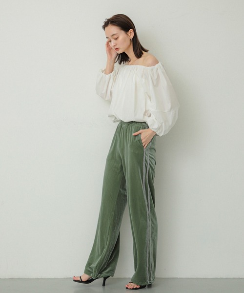 SENSE OF PLACE by URBAN RESEARCH（センスオブプレイスバイアーバンリサーチ）の「バルーンオフショルブラウス（シャツ/ブラウス・レディース・オフホワイト/キャメル/ブラック・ONE）」の13枚目の写真