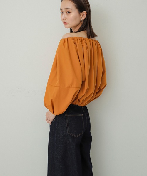 SENSE OF PLACE by URBAN RESEARCH（センスオブプレイスバイアーバンリサーチ）の「バルーンオフショルブラウス（シャツ/ブラウス・レディース・オフホワイト/キャメル/ブラック・ONE）」の16枚目の写真