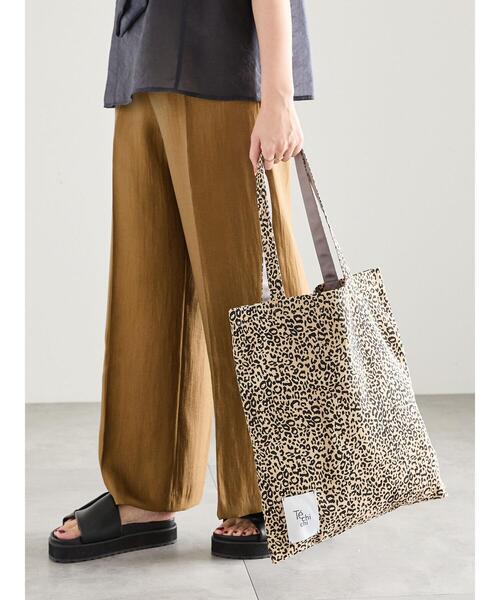 Te chichi(テチチ)の「ファブリックトートバッグ(ハンドバッグ・レディース・ブルー/ベージュ/ブラック・F)」の1枚目の写真