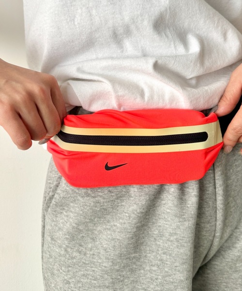 NIKE（ナイキ）の「Nike(ナイキ)/軽量 ウエストポーチ ボディバッグ ランニング スリム ウエストパック 3.0（ボディバッグ/ウエストポーチ・メンズ・ブラック/オレンジ/ブルー・FREE）」の6枚目の写真