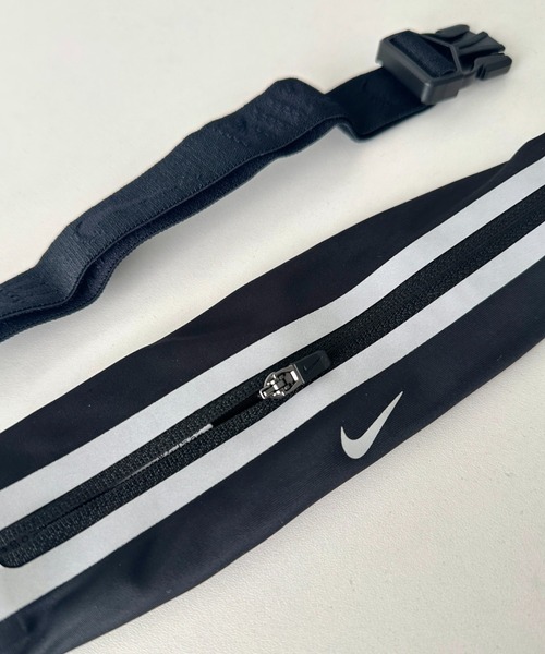 NIKE（ナイキ）の「Nike(ナイキ)/軽量 ウエストポーチ ボディバッグ ランニング スリム ウエストパック 3.0（ボディバッグ/ウエストポーチ・メンズ・ブラック/オレンジ/ブルー・FREE）」の9枚目の写真