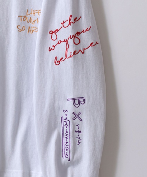 SITRY(シトリー)の「Hand Drawn Illustration Embroidery Heavy Weight T-shirt/オーバーサイズ 手描きイラスト 総柄刺繍 ヘビーウェイト ロンT 長袖Tシャツ(Tシャツ/カットソー・レディース・マスタード/チャコール/ホワイト/ターコイズブルー・L/M)」の6枚目の写真