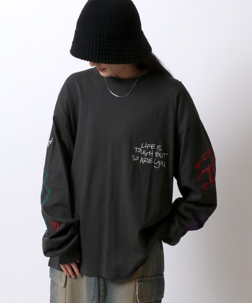SITRY(シトリー)の「Hand Drawn Illustration Embroidery Heavy Weight T-shirt/オーバーサイズ 手描きイラスト 総柄刺繍 ヘビーウェイト ロンT 長袖Tシャツ(Tシャツ/カットソー・レディース・マスタード/チャコール/ホワイト/ターコイズブルー・L/M)」の21枚目の写真