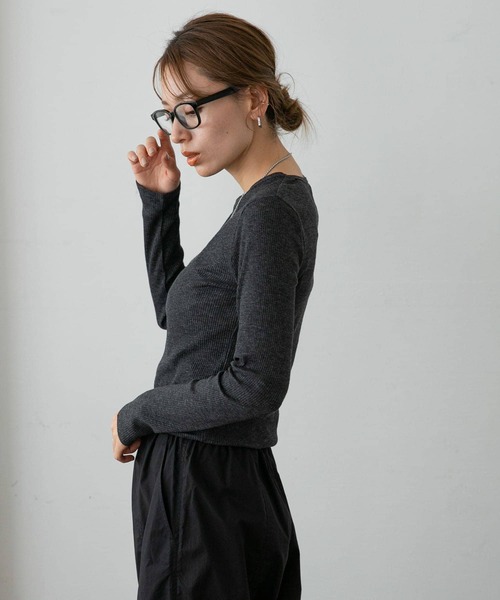 URBAN RESEARCH Sonny Label（アーバンリサーチサニーレーベル）の「スラブベーシックロングTシャツ（Tシャツ/カットソー・レディース・オフホワイト/チャコールグレー/レッド/ブラウン・FREE）」の19枚目の写真