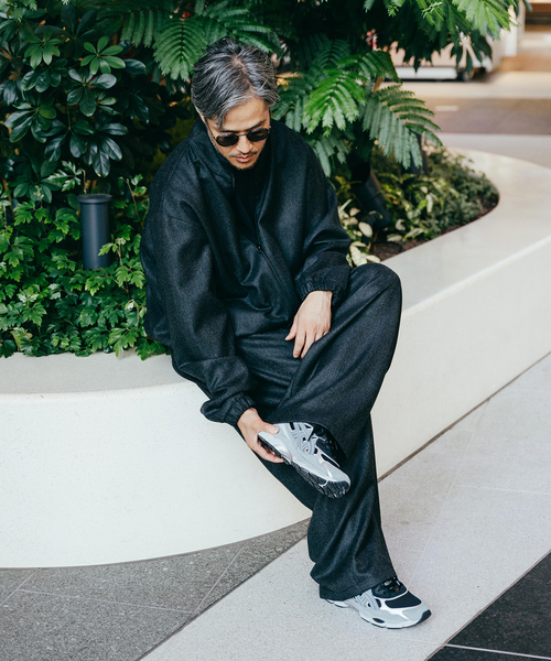 Gabriela Coll Garments（ガブリエラコールガーメンツ）の「GABRIELA COLL GARMENTS 別注 HERRINGBONE HEAVY WOOL FLAP POCKET TROUSERS（スラックス・メンズ・チャコールグレー・2/3）」の3枚目の写真